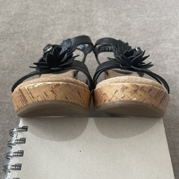 Wear Ever Sandals Womens 7.5 Black Faux Leather Floral Wedge Buckle 3" Heel - Picture 13 of 15